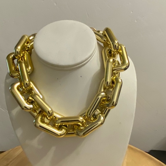 ELEGANT SAROJ TRENDING STATEMENT NECKLACE - Picture 3 of 6